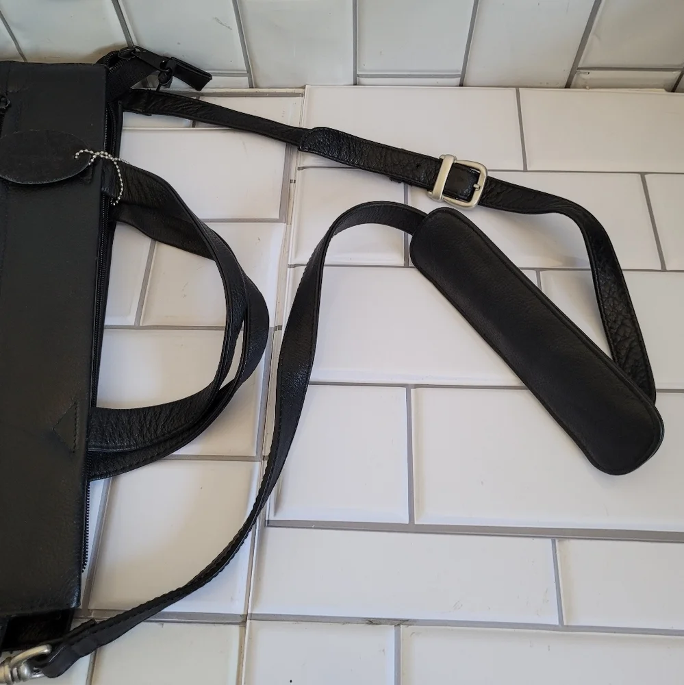 Medium Size Leather Briefcase Laptop Carrying Bag  Rectangular Shape Det…